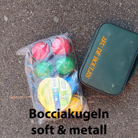 Bocciakugeln. Vergrösserte Ansicht